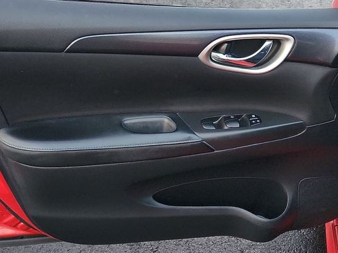 Used 2019 Nissan Sentra SR image 12