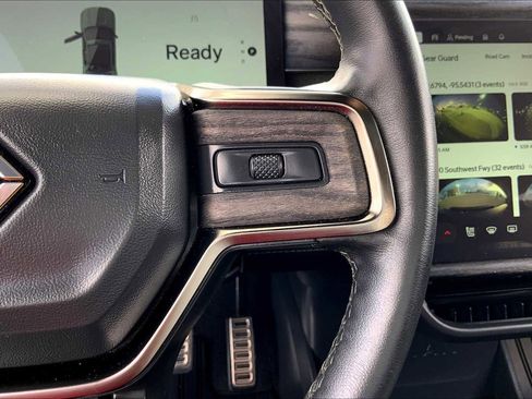 Used 2022 Rivian R1T Adventure image 23