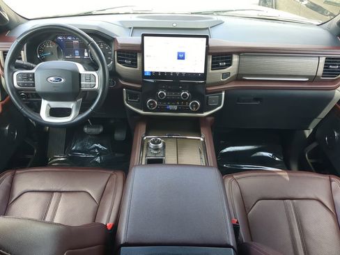 Used 2024 Ford Expedition Limited image 15