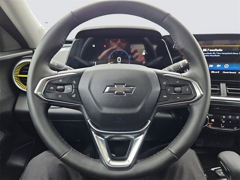 Certified 2025 Chevrolet Trax ACTIV w/ Sunroof Package image 29