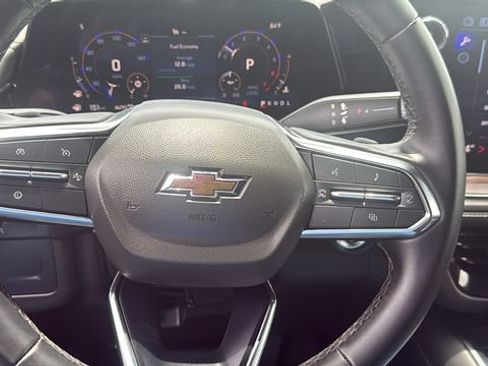 Used 2025 Chevrolet Tahoe Z71 AWD/4WD image 16