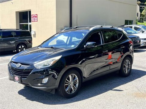 Used 2015 Hyundai Tucson SE image 3