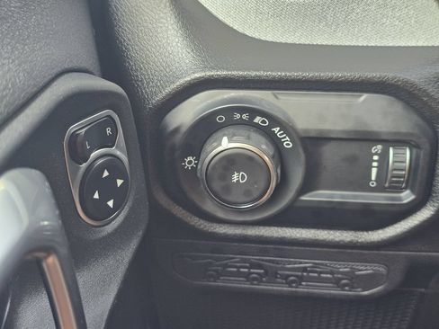 Used 2024 Jeep Wrangler Sport AWD/4WD image 23
