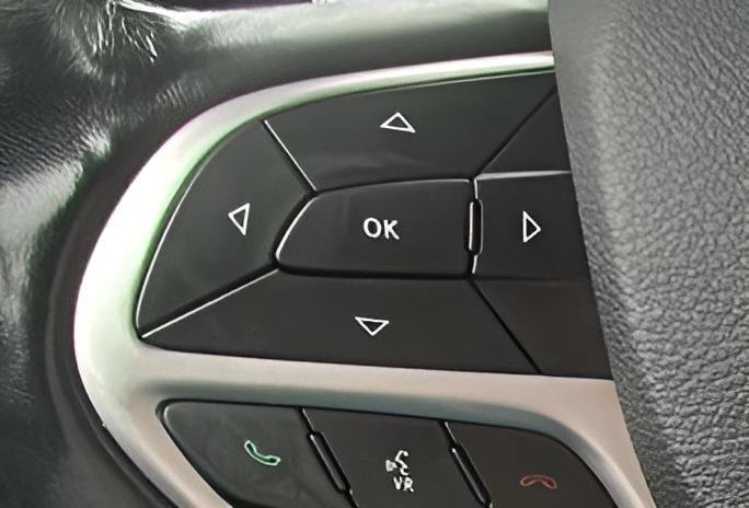 Used 2019 Jeep Grand Cherokee Limited AWD/4WD image 11