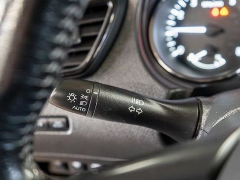 Used 2020 Nissan Rogue SV w/ Premium Package image 26