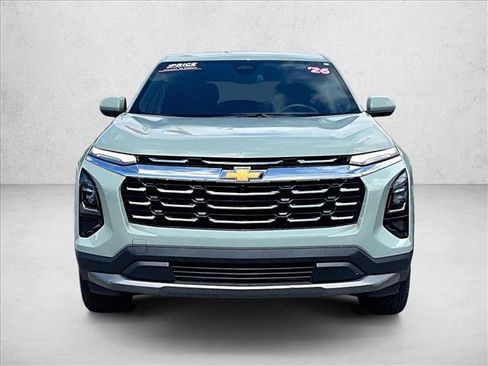 Used 2026 Chevrolet Equinox LT FWD image 3
