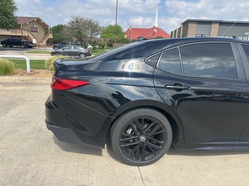 Used 2025 Toyota Camry SE w/ Convenience Package FWD image 9