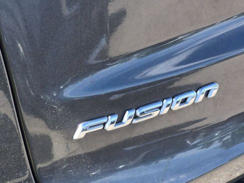 Used 2019 Ford Fusion SE FWD image 13