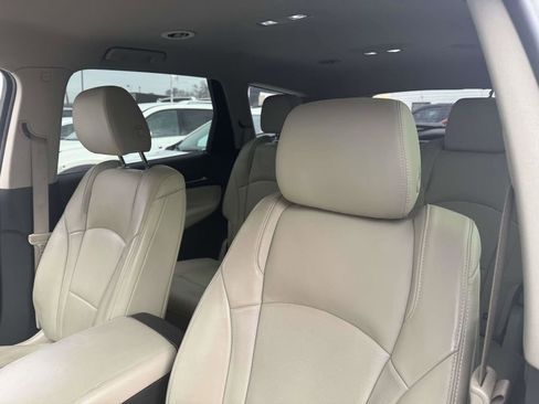 Used 2020 Buick Enclave Essence w/ LPO, Cargo Package image 18