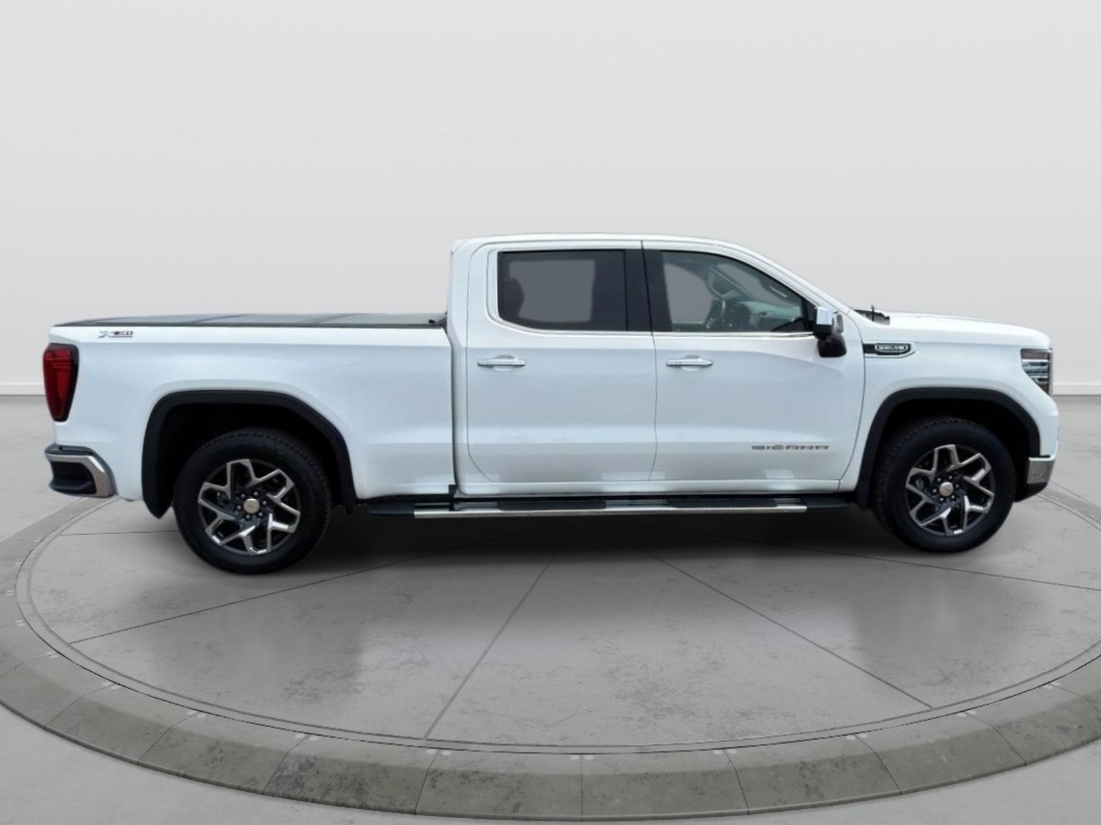 Used 2025 GMC Sierra 1500 SLT w/ SLT Premium Package AWD/4WD image 8