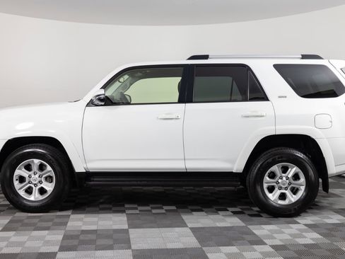 Used 2024 Toyota 4Runner SR5 Premium AWD/4WD image 3
