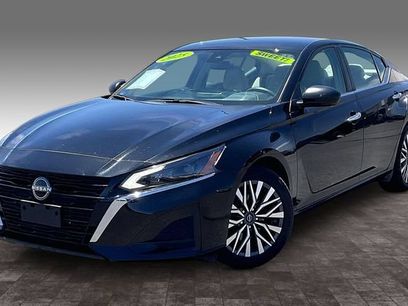 Used 2025 Nissan Altima 2.5 SV