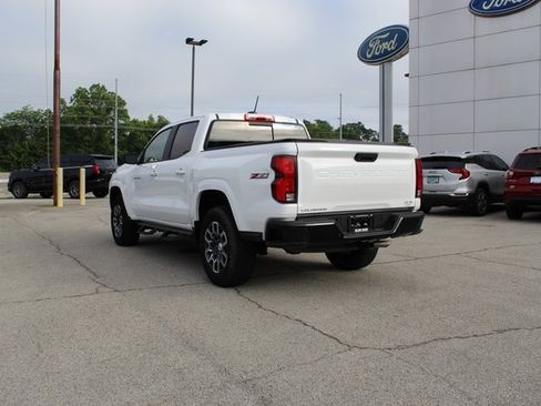 Used 2023 Chevrolet Colorado Z71 w/ Z71 Convenience Package 2 AWD/4WD image 3
