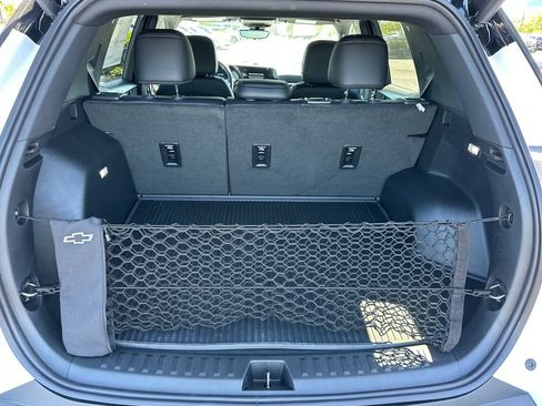 New 2026 Chevrolet Equinox LT w/ Convenience Package II AWD/4WD image 8