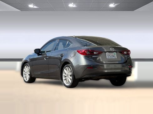 Used 2017 MAZDA MAZDA3 Touring FWD image 3