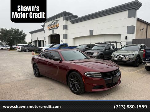 Used 2021 Dodge Charger SXT w/ Blacktop Package RWD image 1
