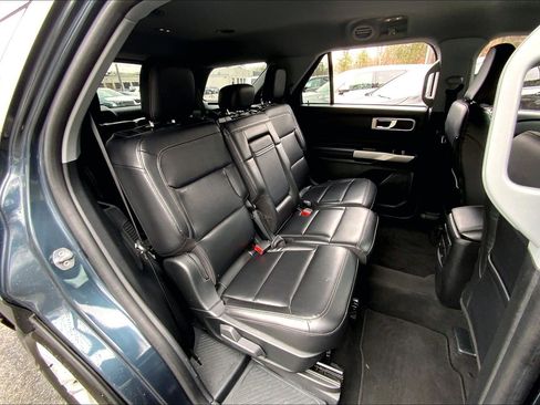 Used 2023 Ford Explorer XLT w/ Equipment Group 202A image 29