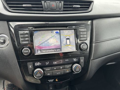 Used 2017 Nissan Rogue SV w/ SV Premium Package FWD image 14