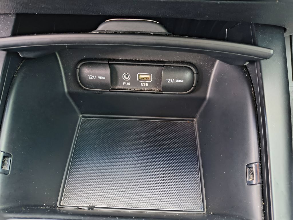 Used 2020 Kia Sorento FWD V6 image 19