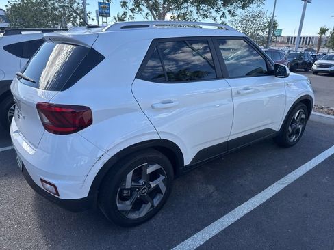 Used 2023 Hyundai Venue SEL FWD image 32