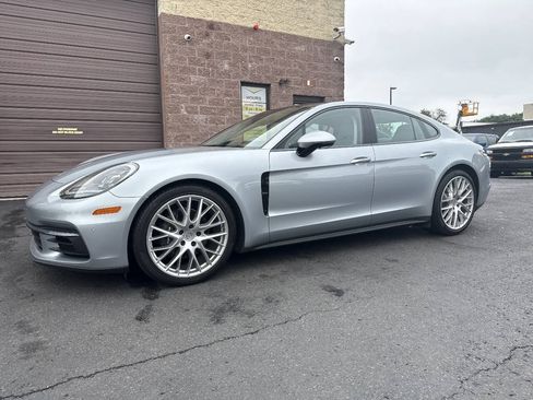 Used 2019 Porsche Panamera w/ Premium Package Plus RWD image 3