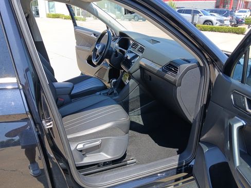 Used 2024 Volkswagen Tiguan SE AWD/4WD image 23