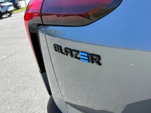 New 2025 Chevrolet Blazer EV LT AWD/4WD image 9