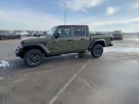 New 2026 Jeep Gladiator Sport image 5