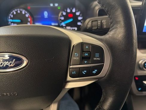 Used 2022 Ford Explorer XLT w/ Equipment Group 202A AWD/4WD image 24