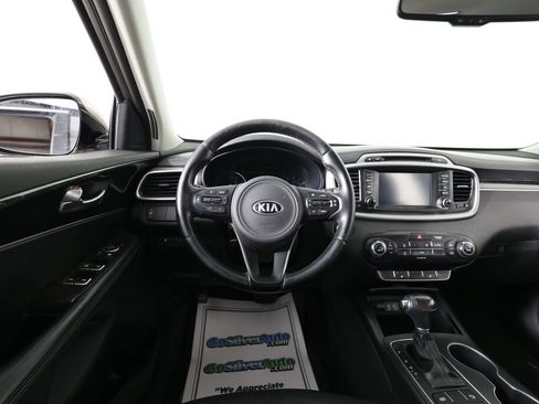 Used 2017 Kia Sorento FWD w/ LX Convenience Package image 28