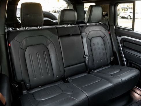 Used 2023 Land Rover Defender 110 X image 24