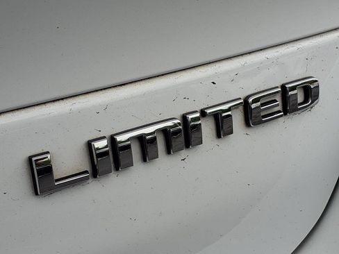 Certified 2022 Jeep Grand Cherokee L Limited image 11