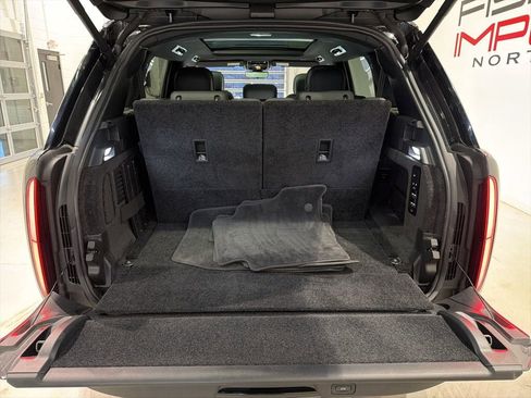 Used 2023 Land Rover Range Rover Long Wheelbase SE image 34