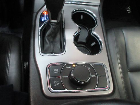 Used 2021 Jeep Grand Cherokee Limited AWD/4WD image 37