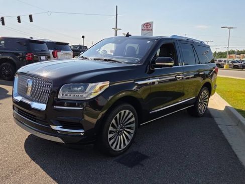 Used 2019 Lincoln Navigator Reserve AWD/4WD image 3