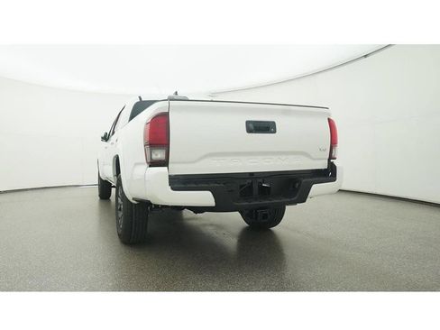 Used 2023 Toyota Tacoma SR5 w/ Technology Package RWD image 28