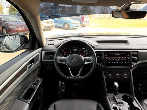 Used 2021 Volkswagen Atlas SE image 50