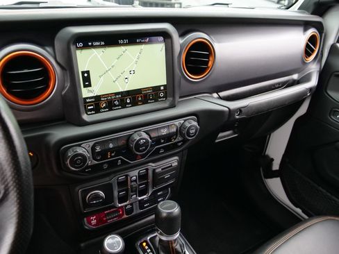 Used 2023 Jeep Gladiator Mojave w/ Cold Weather Group AWD/4WD image 17