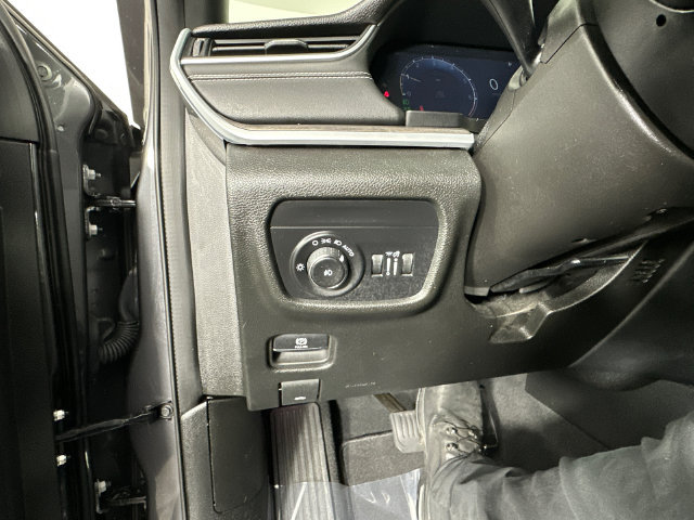 Certified 2024 Jeep Grand Cherokee L Limited w/ Black Appearance Package AWD/4WD image 20