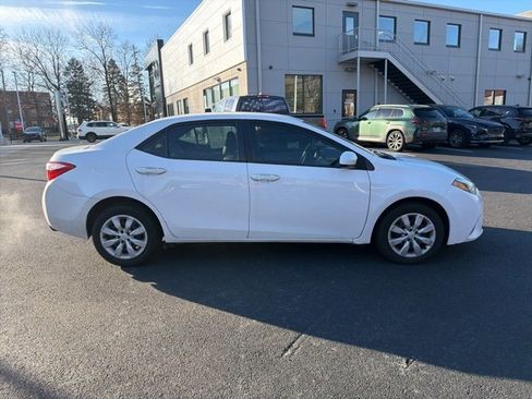 Used 2015 Toyota Corolla LE image 4