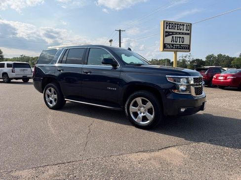 Used 2019 Chevrolet Tahoe LT w/ Luxury Package AWD/4WD image 2