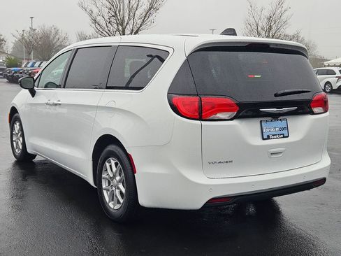 New 2026 Chrysler Voyager LX image 4