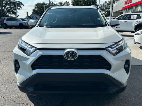 Used 2022 Toyota RAV4 XLE Premium FWD image 9