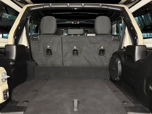 Used 2022 Jeep Wrangler Unlimited Rubicon 4xe w/ Steel Bumper Group image 32