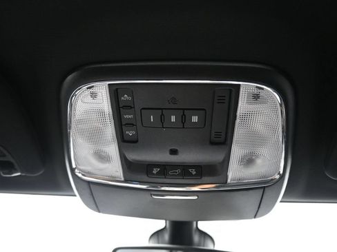 Used 2017 Jeep Grand Cherokee Limited AWD/4WD image 25