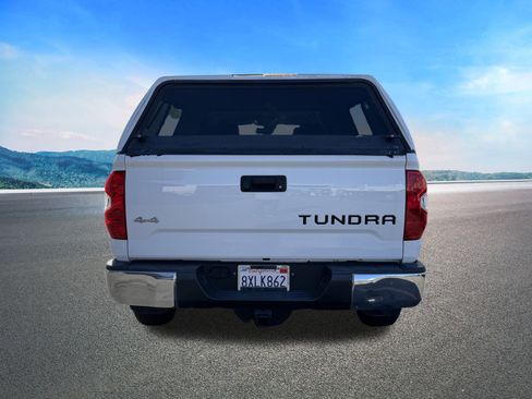 Used 2021 Toyota Tundra 4x4 CrewMax image 8