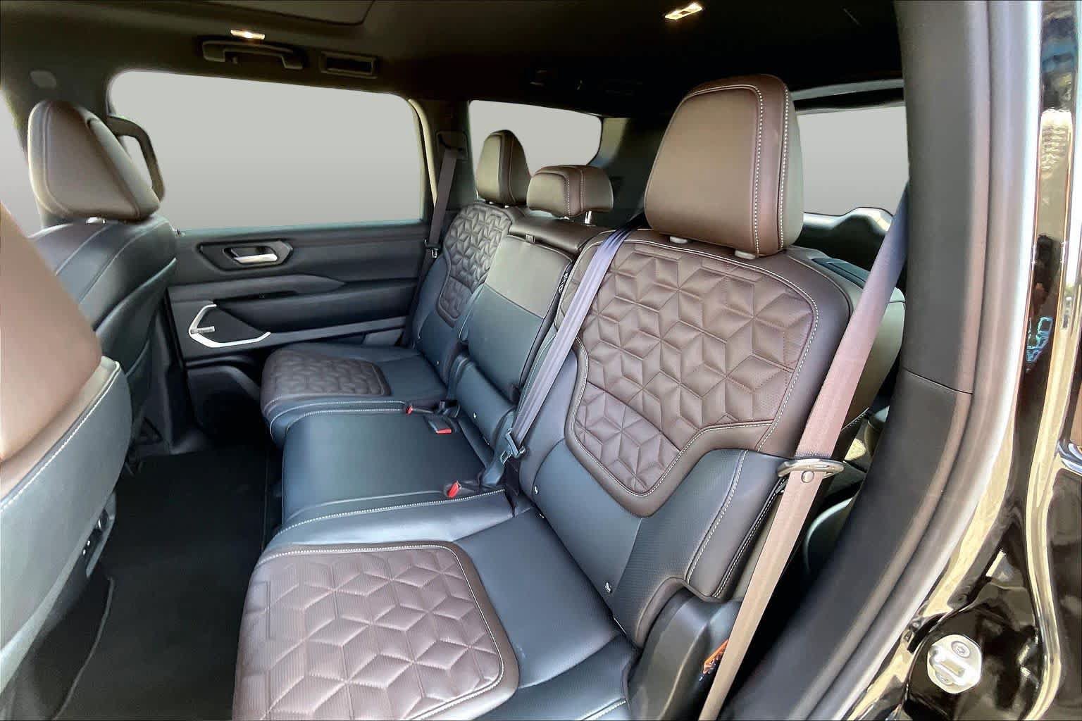 Used 2026 Nissan Armada Platinum RWD image 21