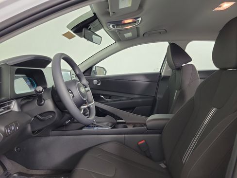 New 2025 Hyundai Elantra Blue image 25