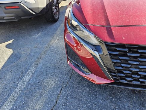 Used 2024 Nissan Altima 2.5 SR w/ SR Premium Package image 5