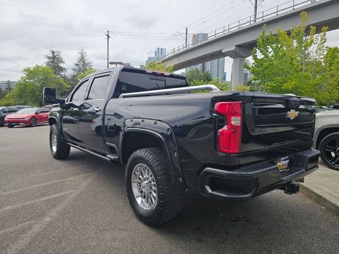 Used 2022 Chevrolet Silverado 2500 High Country w/ Z71 Off-Road Package image 5